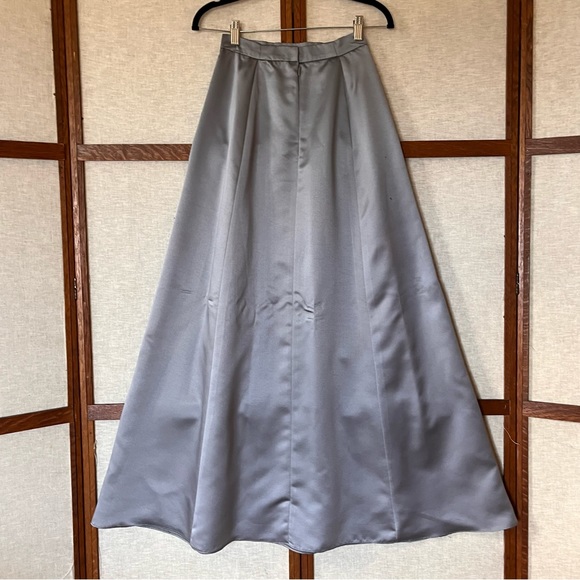 Vintage Sterling Gray Two Piece Dress Low Back A-Line Skirt Beaded Detail - 4 - Picture 3 of 14